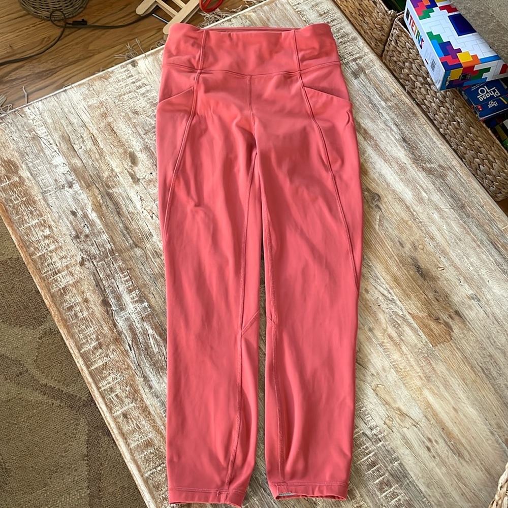 EUC Lululemon Time to Sweat crop - Picture 3 of 13